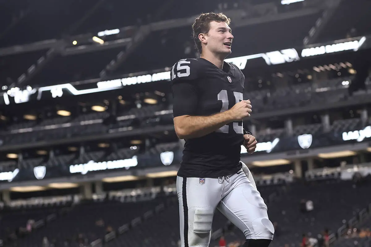Will Fernando Mendoza get more 1st-team reps with Raiders?