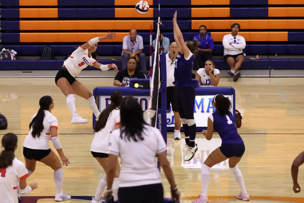No. 1 Bishop Gorman beats No. 4 Centennial in girls volleyball — PHOTOS
