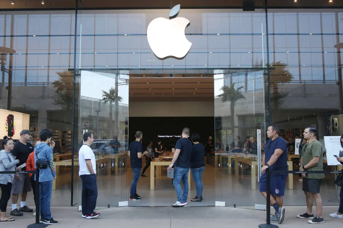 COMMENTARY: The iPhone has made life easier — and ruder