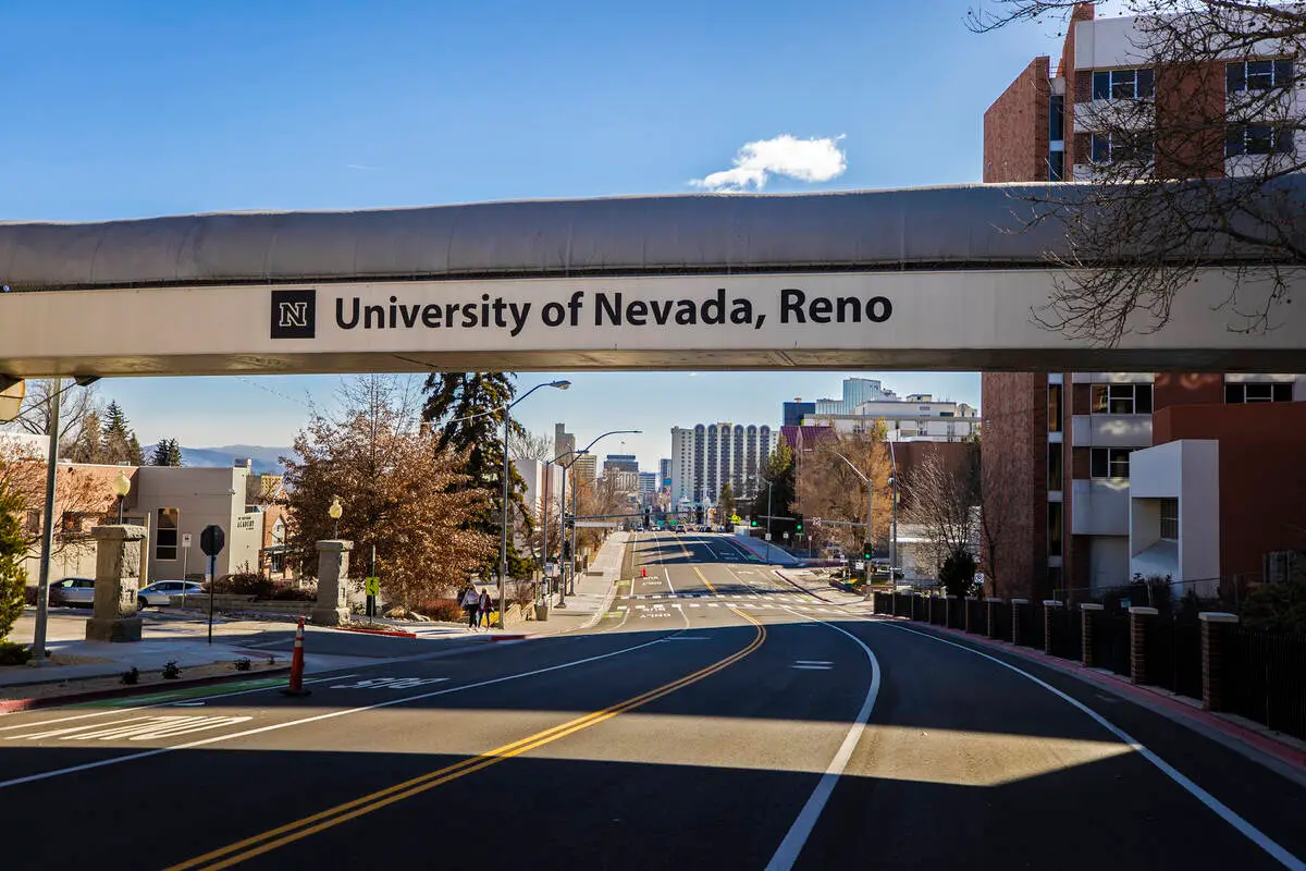 Wildfire near Reno forces thousands to evacuate, evacuation zone close to UNR campus