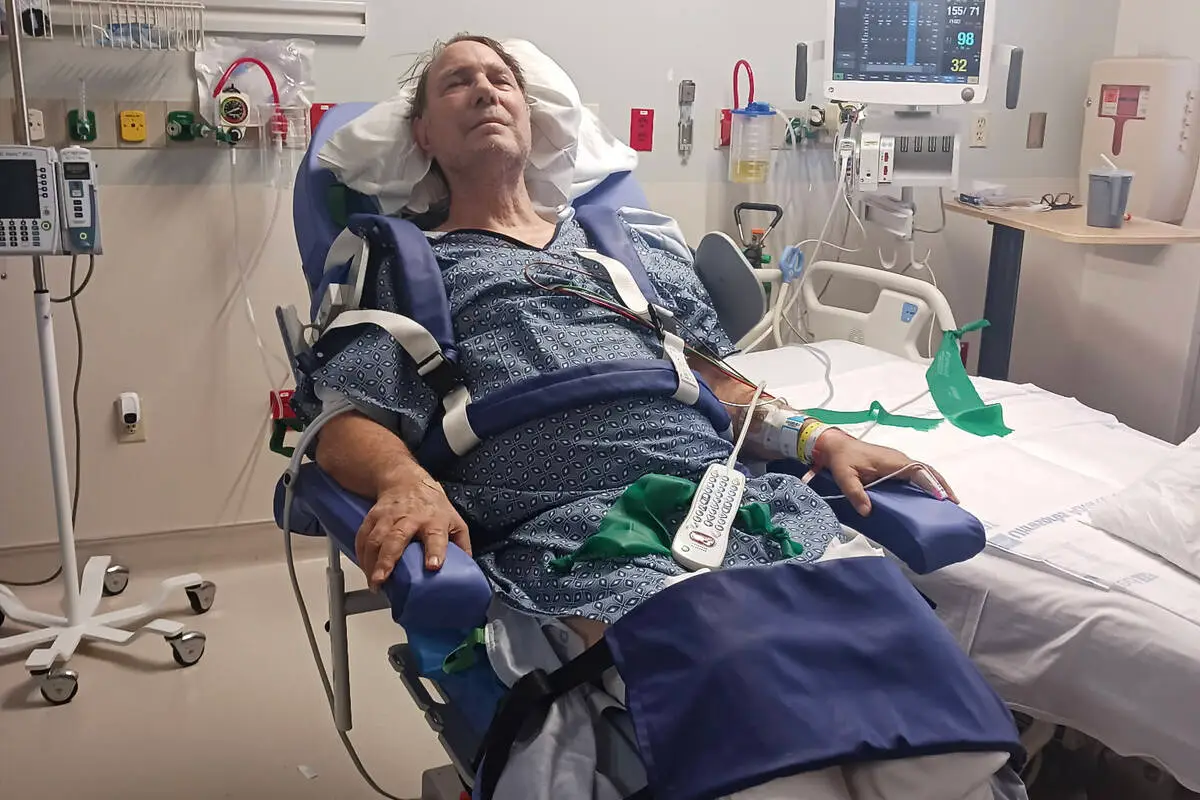 After a fall in extreme heat, severe burns leave man facing amputation