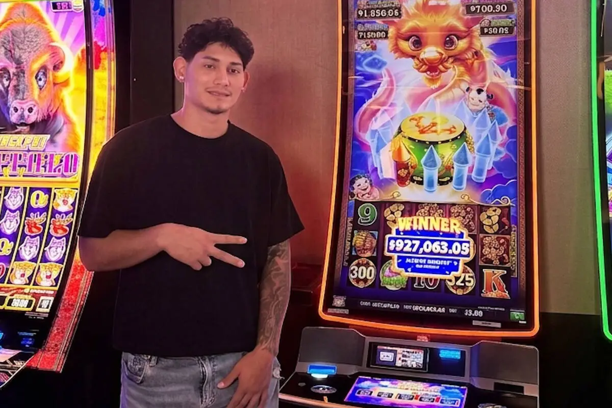 Idaho visitor hits $927K slot jackpot at north Las Vegas Strip casino