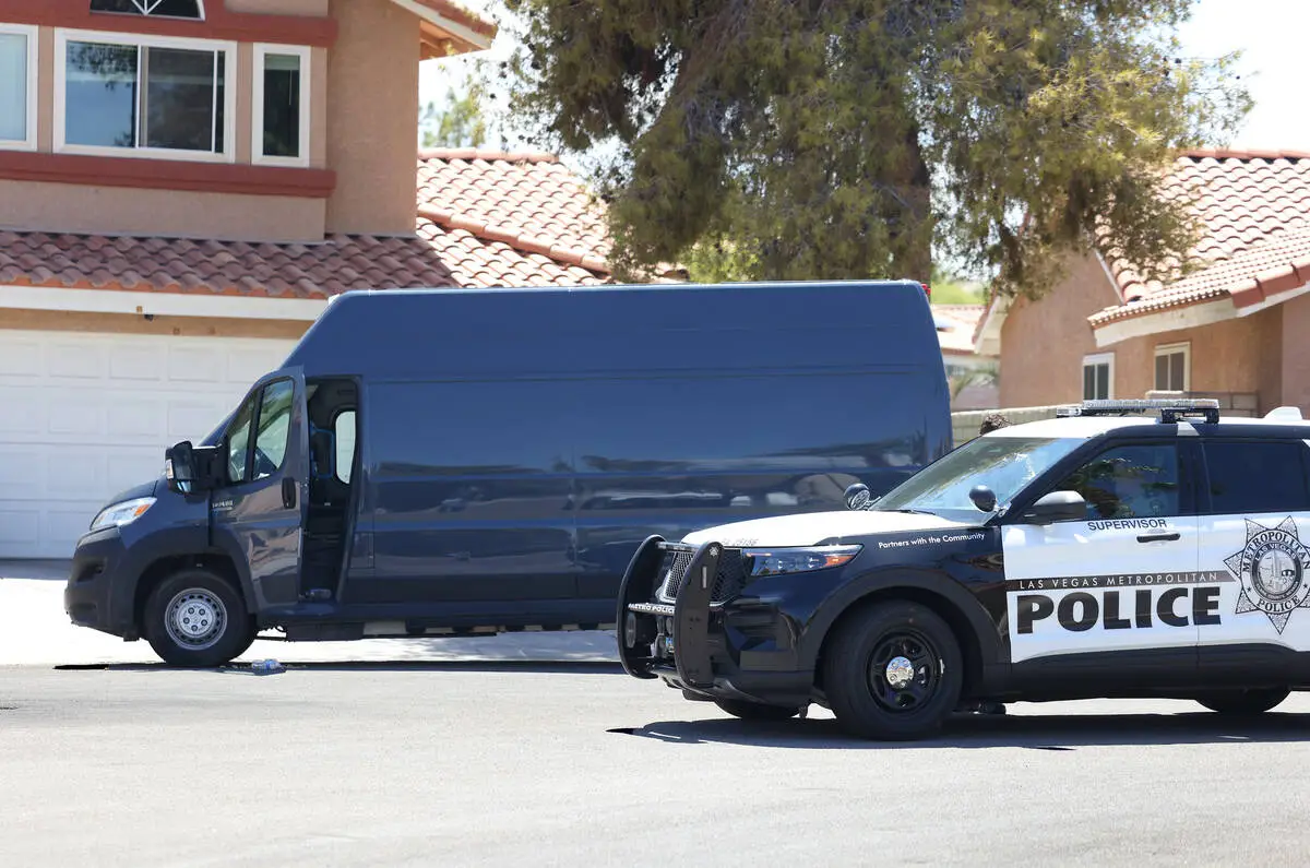 Alleged carjacker caught after police chase ends in Henderson