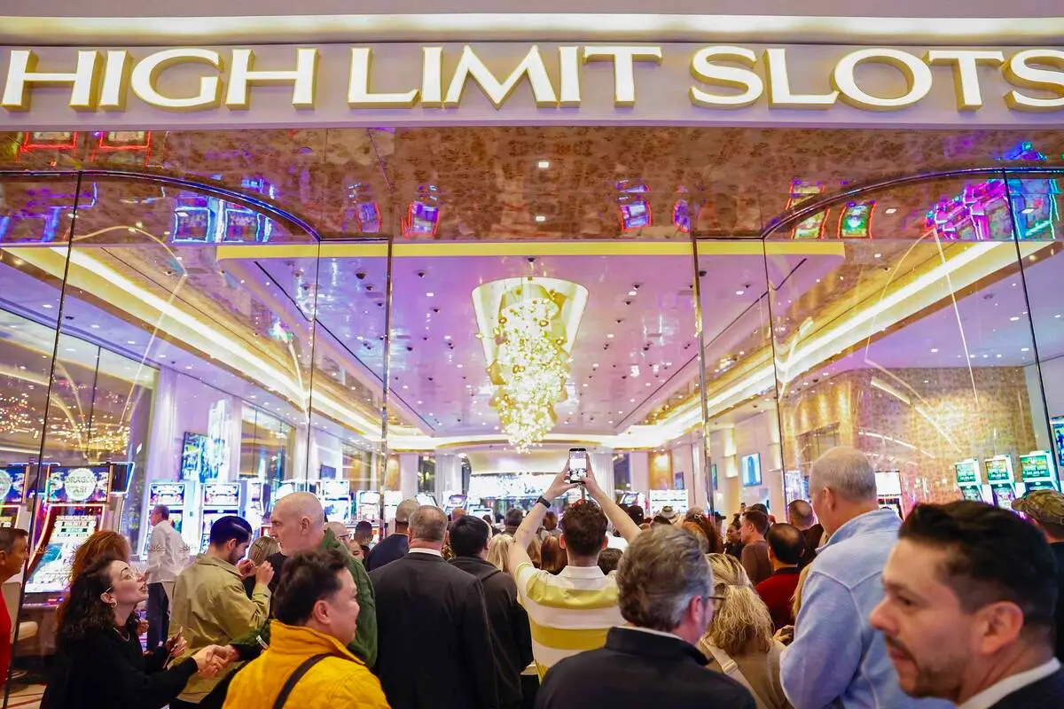 As Las Vegas casinos go cashless, it’s getting easier to keep gambling