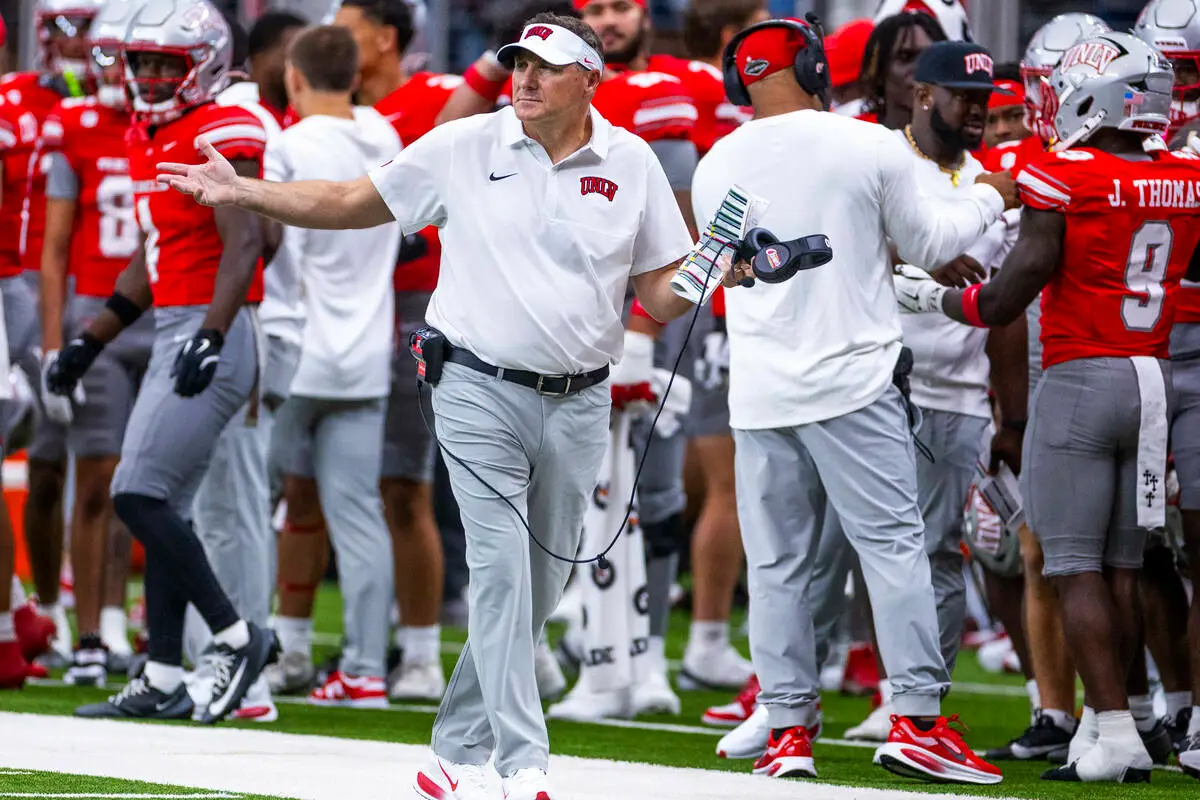 LIVE UPDATES: UNLV football opens 2026 season against Memphis