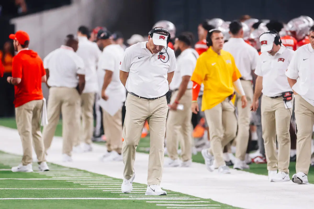 UNLV left lamenting disastrous end to 1st half after season-opening loss
