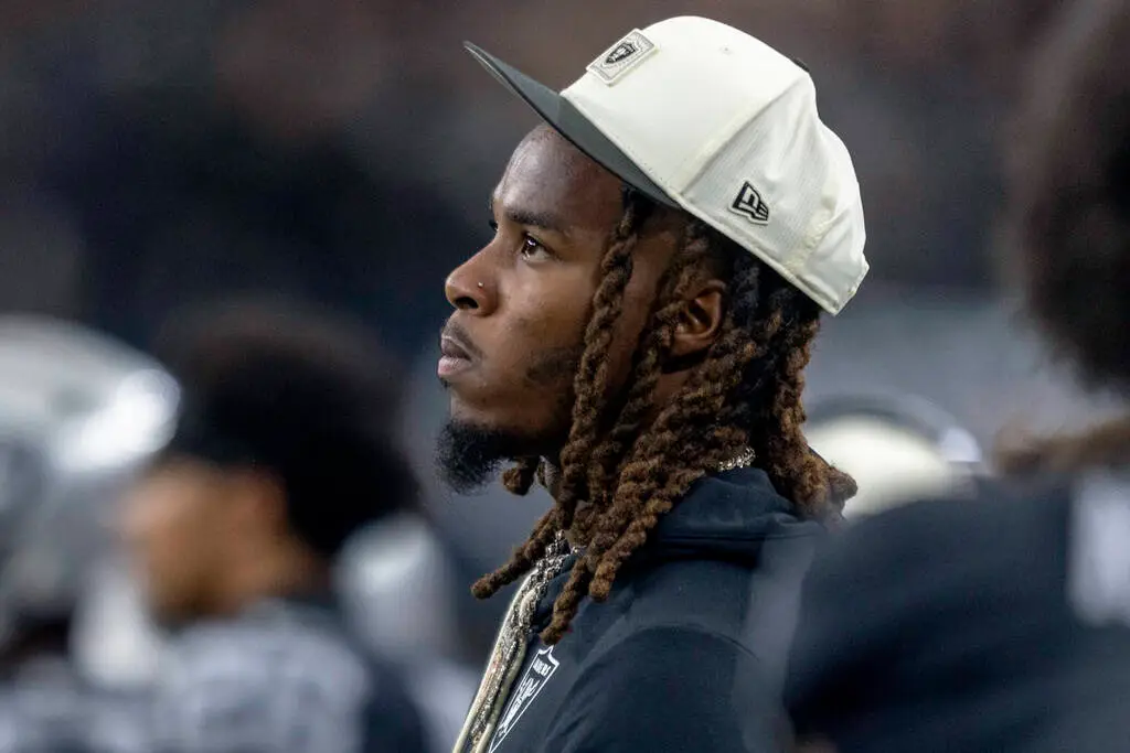 Raiders receiver goes to injured reserve as linebacker re-signs