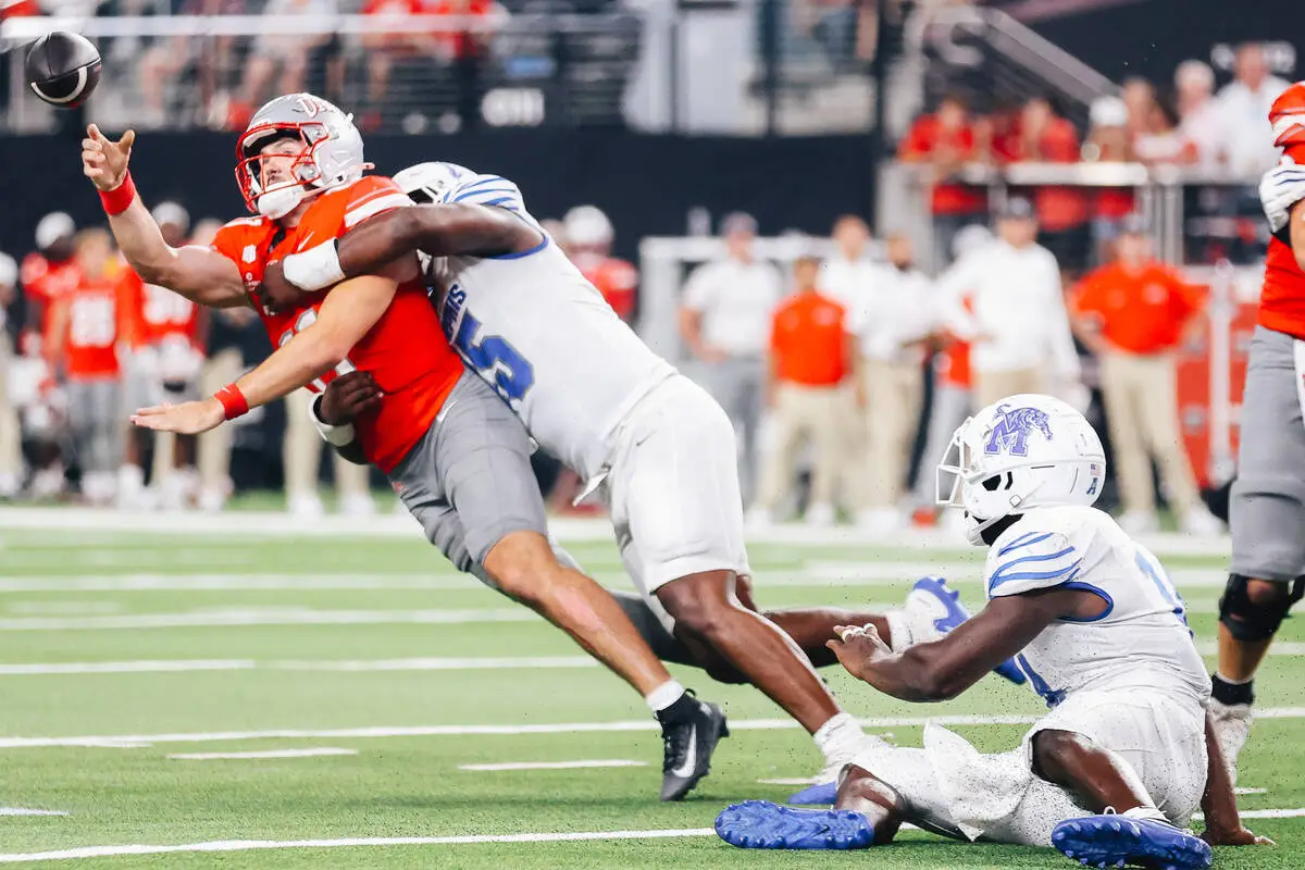 Bouncing back: UNLV football hopes to erase Memphis loss at Hawaii