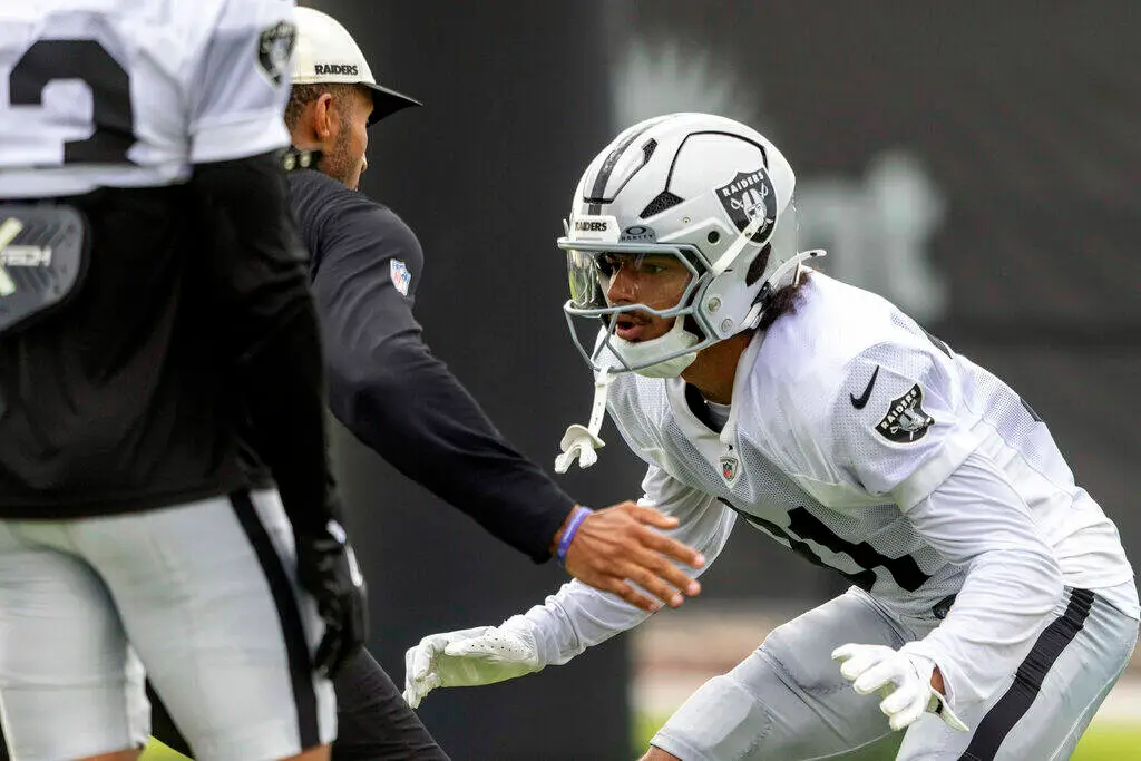 Raiders rookie set to start in NFL debut against Dolphins
