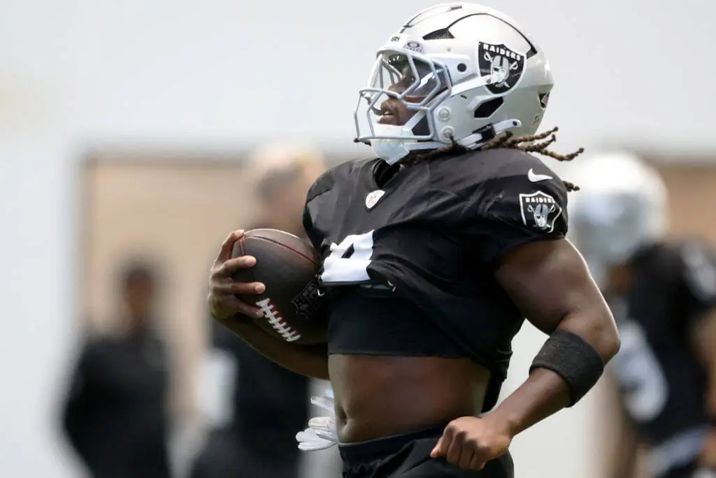 Raiders vs. Dolphins preview: How they match up, injuries, bold predictions