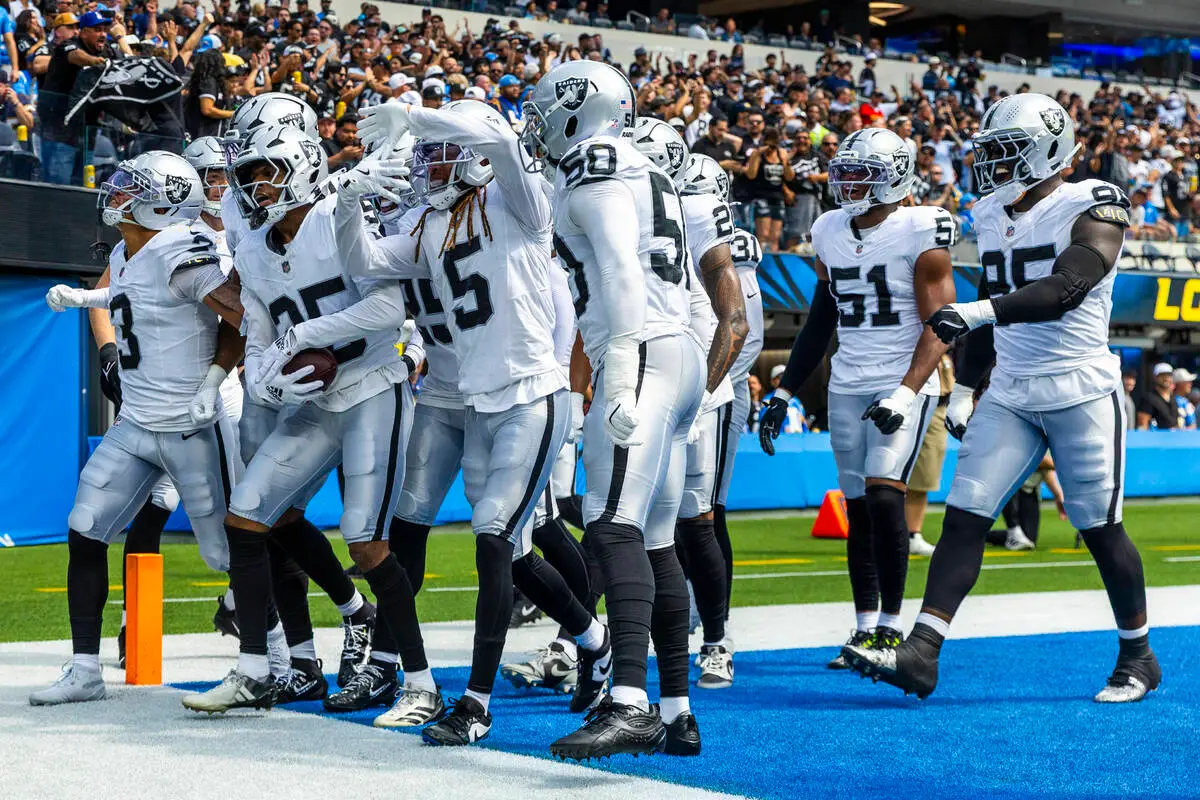 Raiders vs. Saints predictions: RJ staffers pick winner of Week 3 game