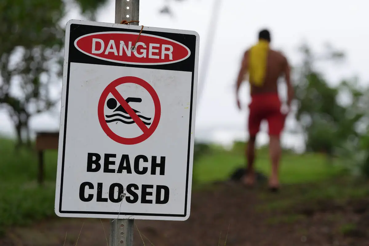 Hurricane Nolo moving past Hawaii, still poses risks. Hurricane Polo pushes on toward Mexico
