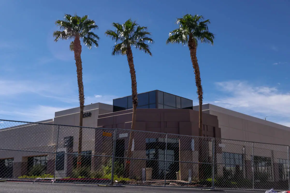 Construction starts to turn Henderson office complex into new dining, retail site