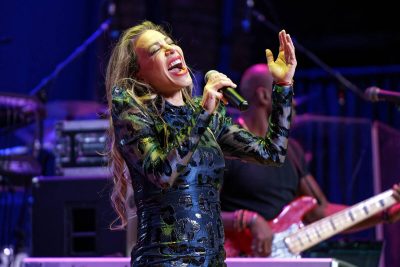 Taylor Dayne packs ‘heart and love’ into Vegas shows