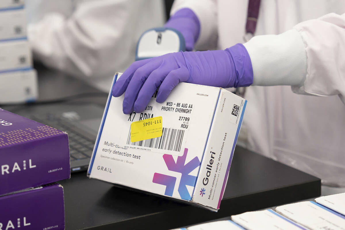FDA panel endorses first-of-its-kind cancer blood test