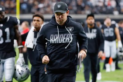 Klint Kubiak bares the blame for Raiders rushing ineffeciencies