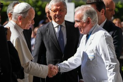 Surgery confirms pope has lung cancer; lower lobe of his right lung removed