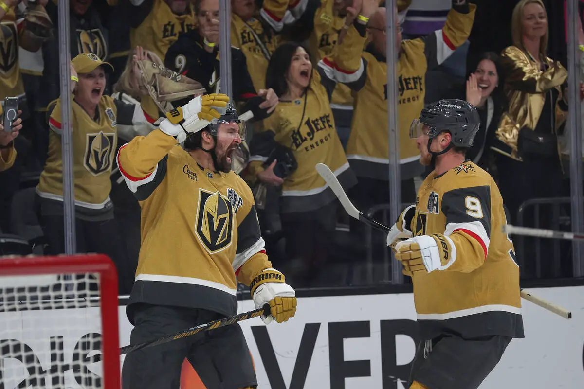 Jack Eichel, Mark Stone off to blistering start for Golden Knights