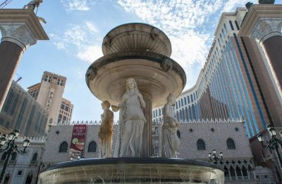 Inside Gaming: Strip casino adopts new poker dealing method to deter cheating
