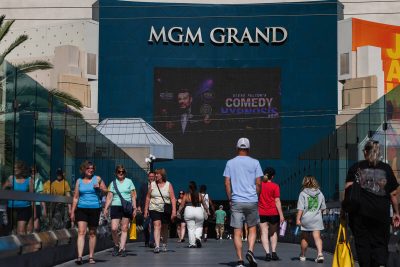 MGM Resorts’ Las Vegas revenue, earnings fall as room rates decline